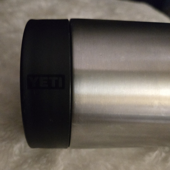 YETI Silver Stainless Steel Rambler Colster 12 OZ - Picture 7 of 11